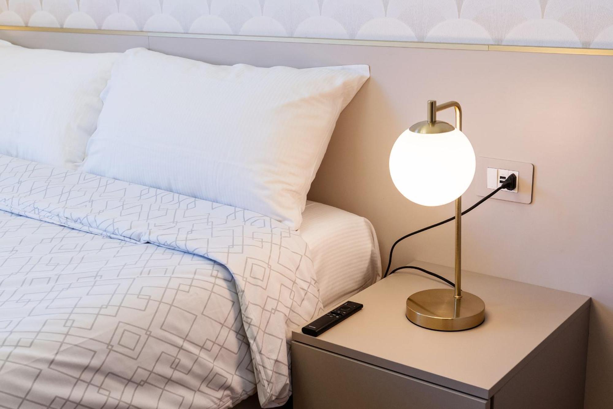 Casa Bella 16 - 8 Min To Metro, 15 Min To Lin Airport, University Area Милано Екстериор снимка