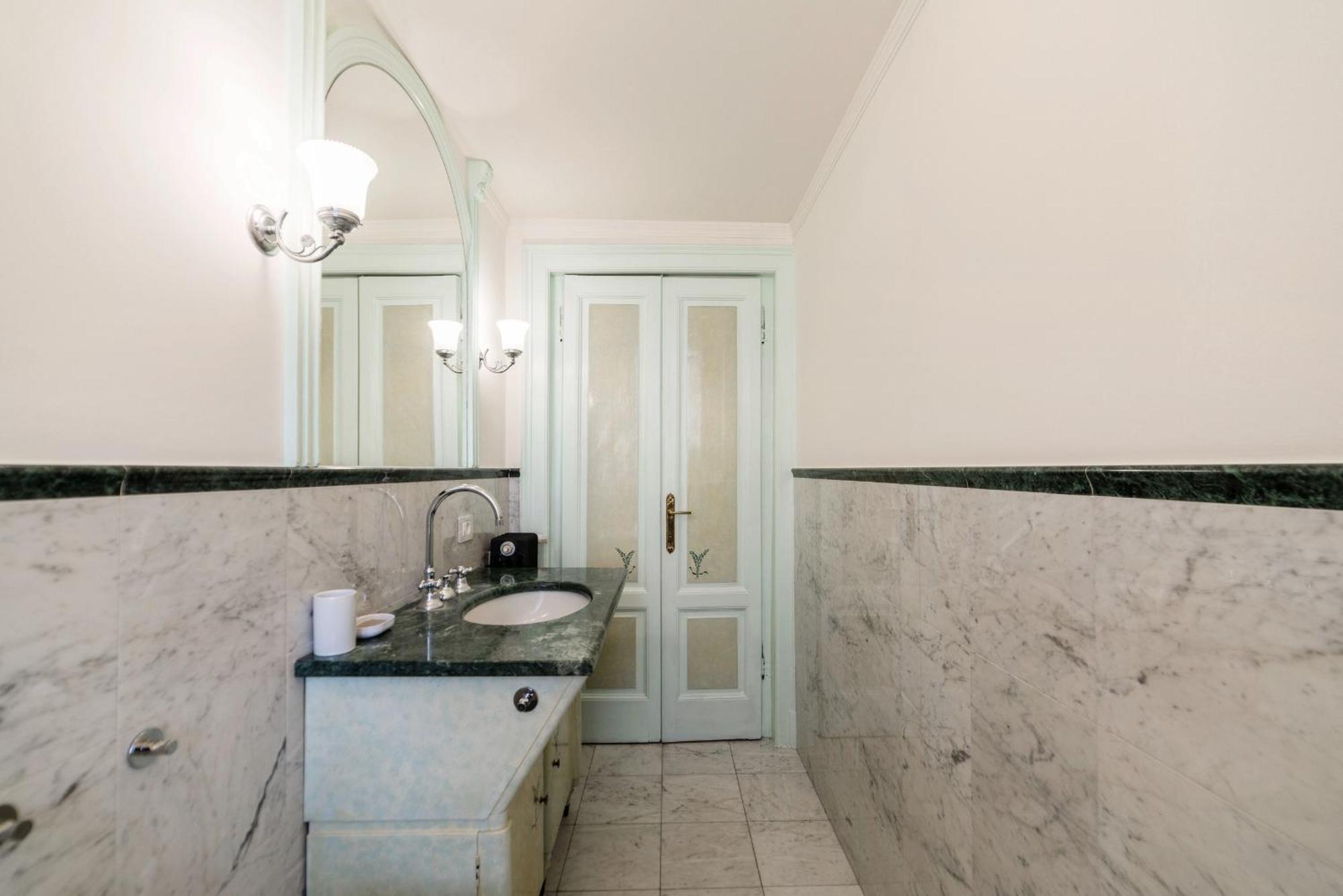 Casa Bella 16 - 8 Min To Metro, 15 Min To Lin Airport, University Area Милано Екстериор снимка
